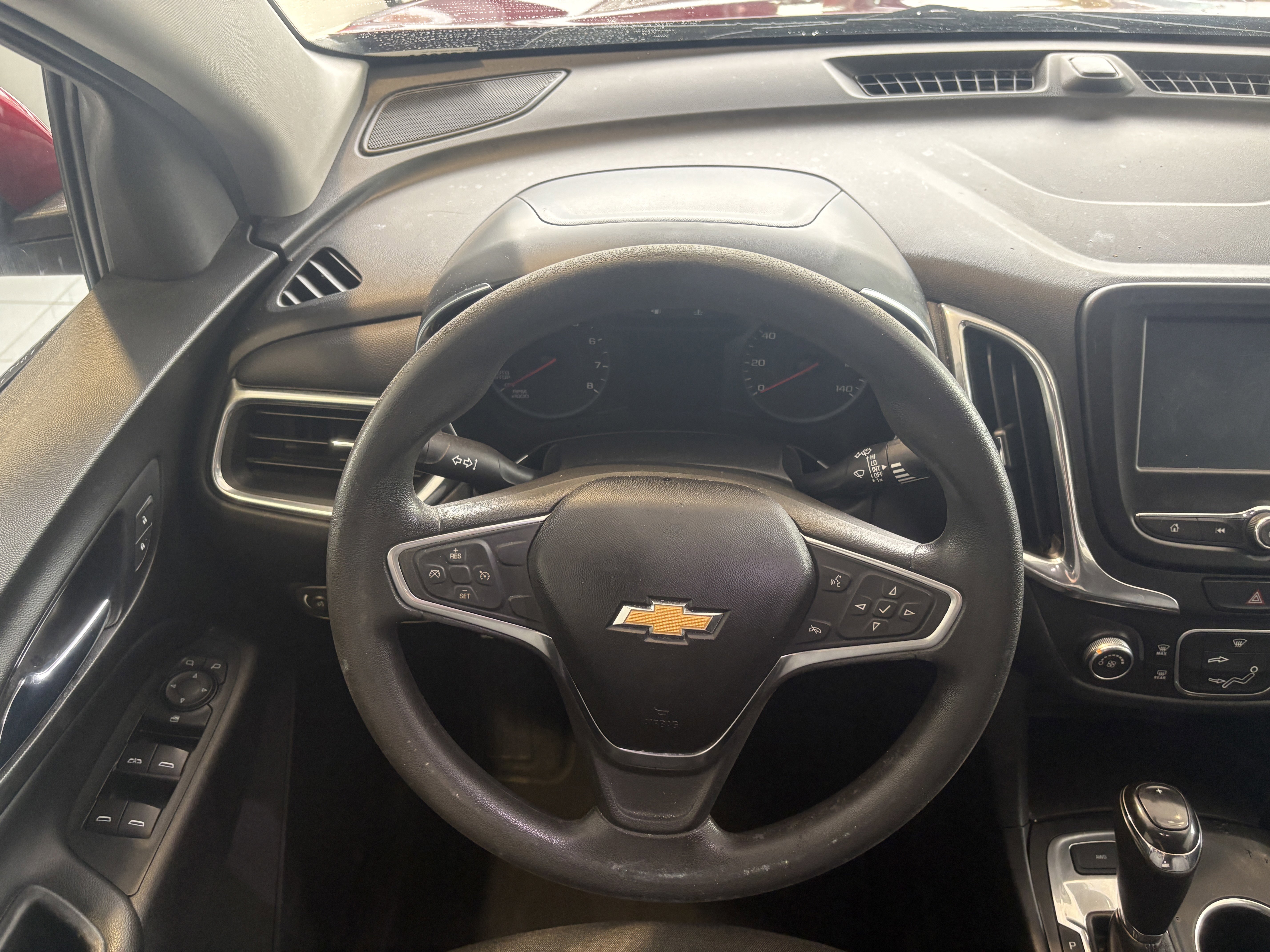 Used 2018 Chevrolet Equinox LT image 11