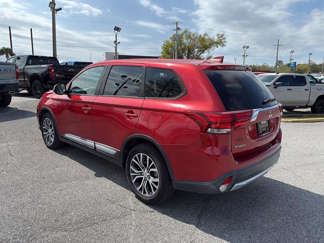 Used 2018 Mitsubishi Outlander SE image 5