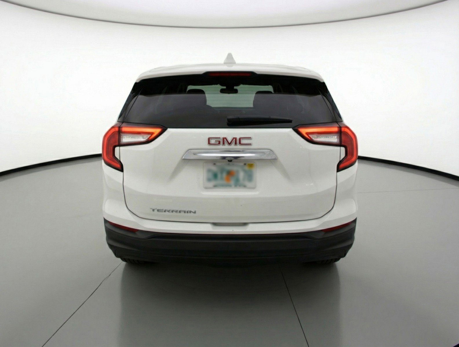 Used 2024 GMC Terrain SLE image 7
