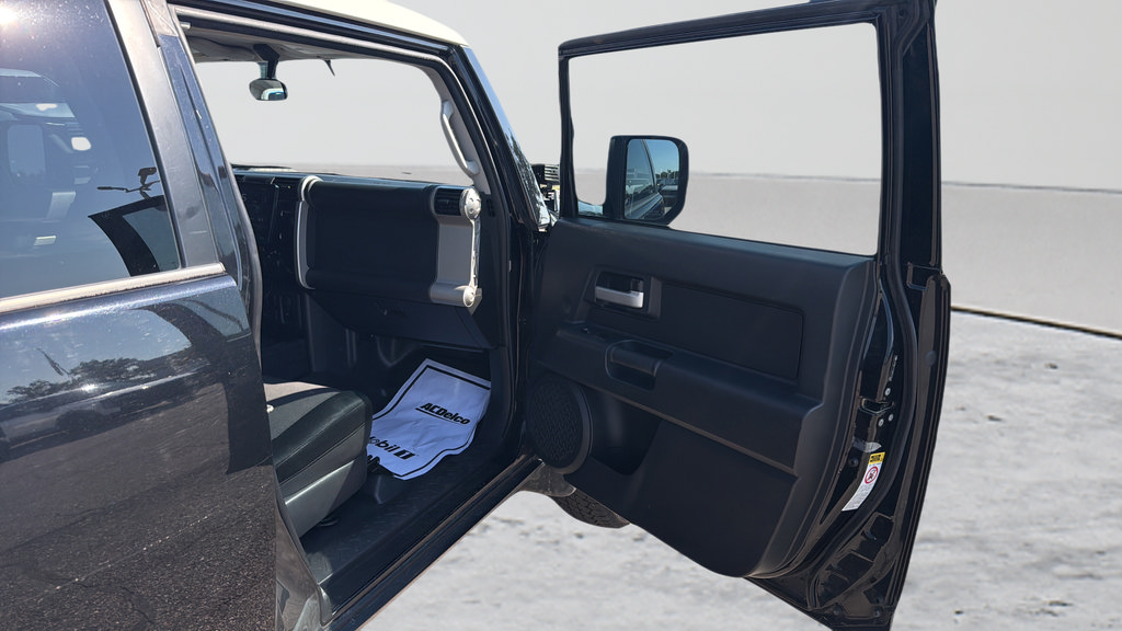 Used 2008 Toyota FJ Cruiser 4WD image 22