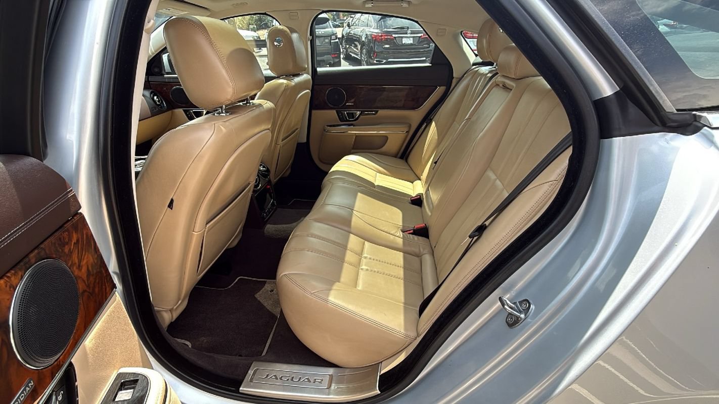 Used 2015 Jaguar XJ AWD image 12