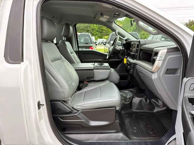 Used 2024 Ford F550 4x4 Regular Cab Super Duty image 13