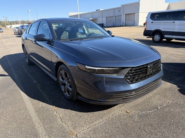 Used 2023 Honda Accord EX image 2