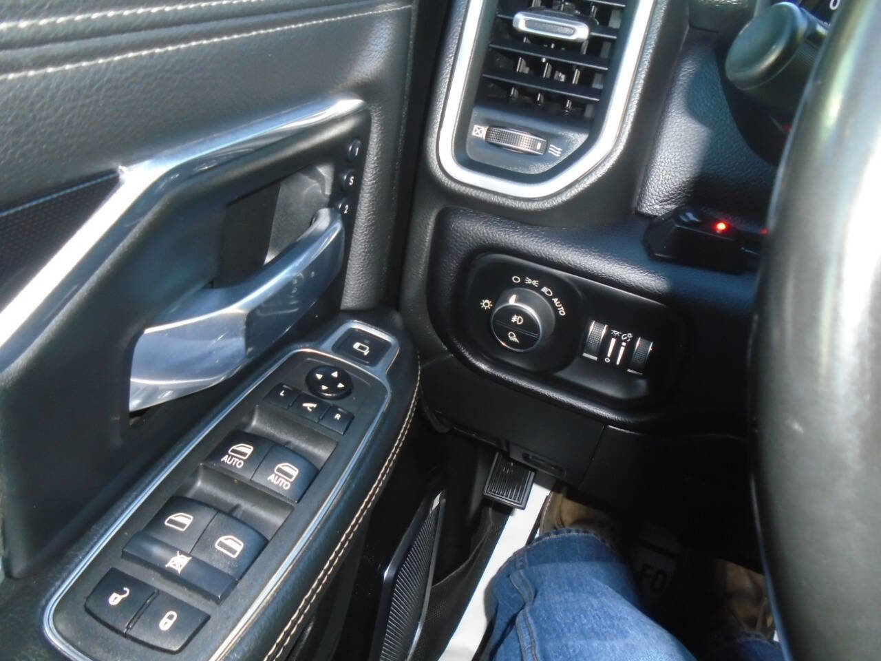 Used 2021 RAM 3500 Laramie w/ Night Edition image 90