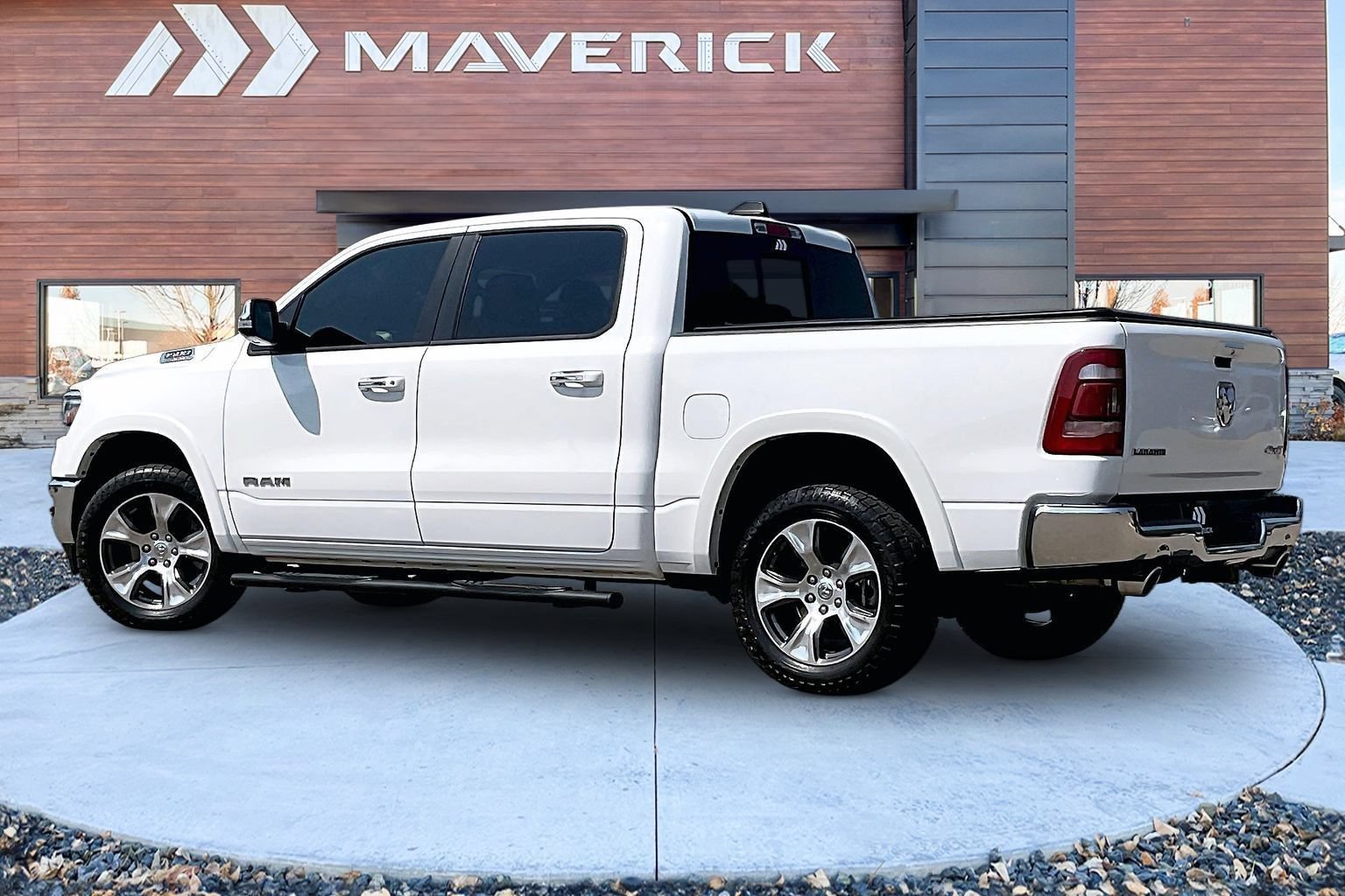 Used 2022 RAM 1500 Laramie AWD/4WD image 4
