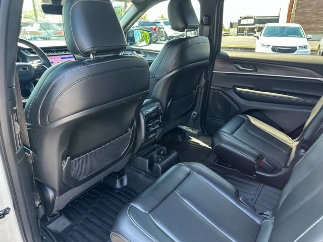 Used 2025 Jeep Grand Cherokee L Limited AWD/4WD image 21