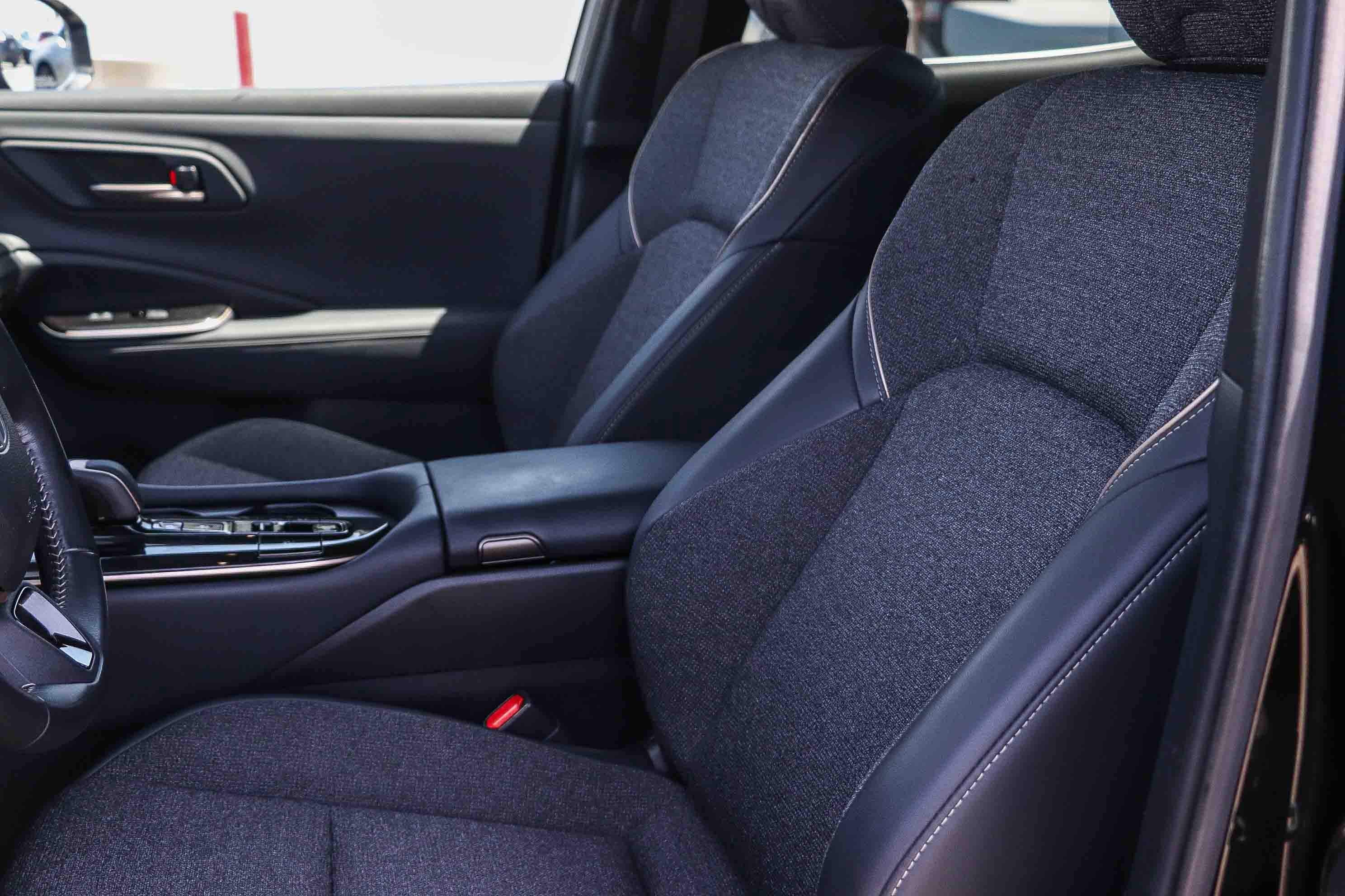 Used 2024 Toyota Crown XLE image 17