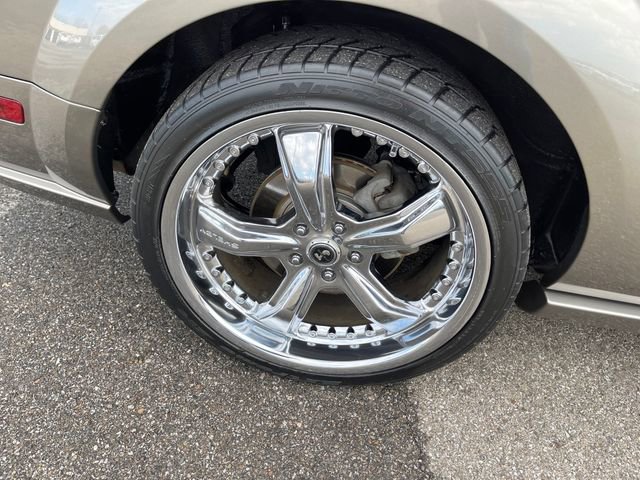 Used 2005 Ford Mustang GT Premium RWD image 34