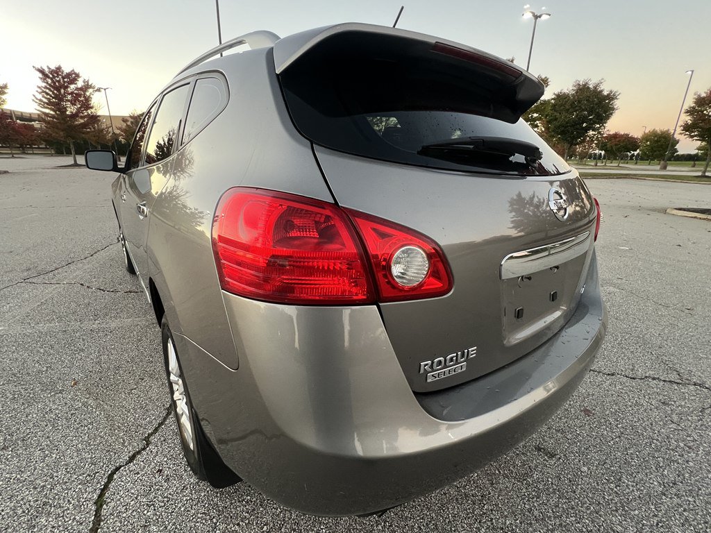 Used 2014 Nissan Rogue S w/ Convenience Package AWD/4WD image 3