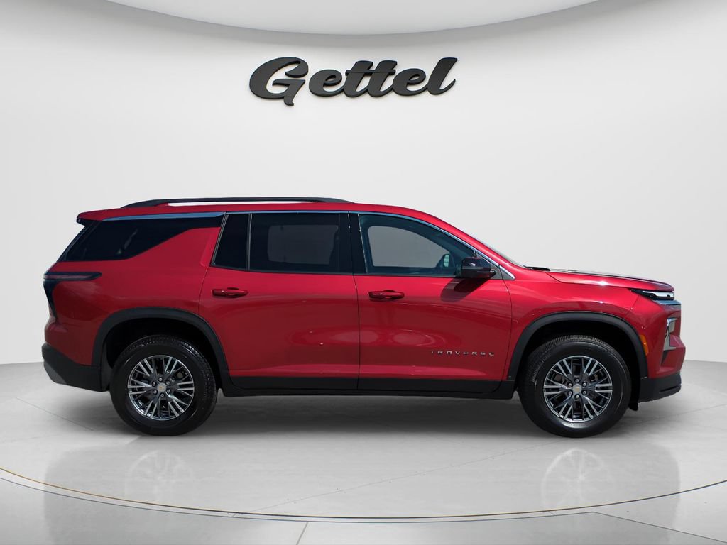 Used 2026 Chevrolet Traverse LT w/ Driver Confidence Package FWD image 4