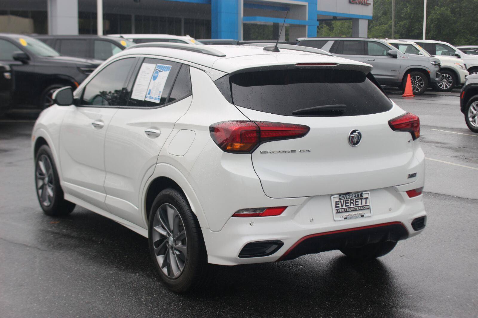 Used 2022 Buick Encore GX Essence w/ Advanced Technology Package FWD image 5