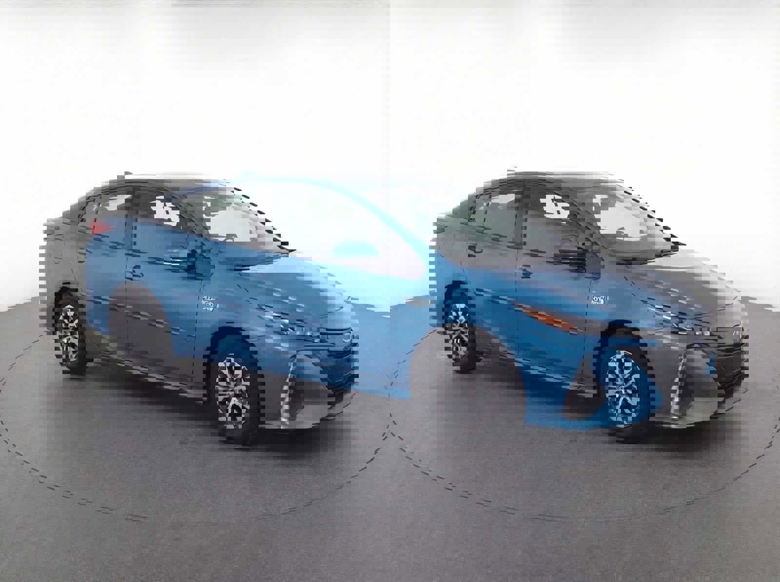 Used 2022 Toyota Prius Prime LE image 3