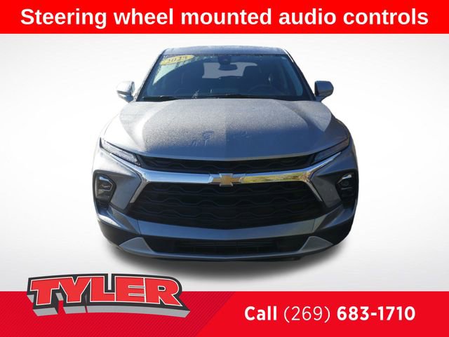 Used 2025 Chevrolet Blazer LT image 2