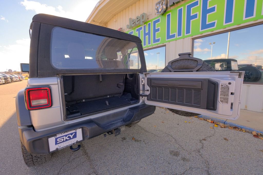 Used 2024 Jeep Wrangler Sport image 16
