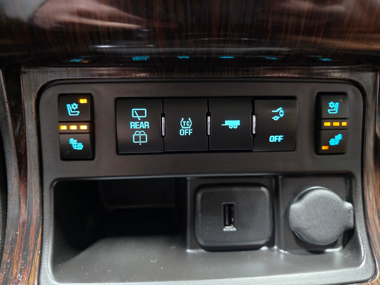 Used 2016 Chevrolet Traverse LTZ image 38