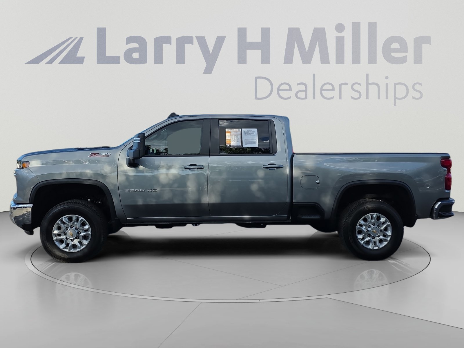 Used 2026 Chevrolet Silverado 3500 LT w/ Safety Package AWD/4WD image 2