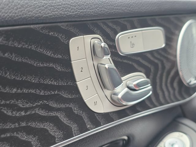 Used 2017 Mercedes-Benz GLC 300 4MATIC image 25