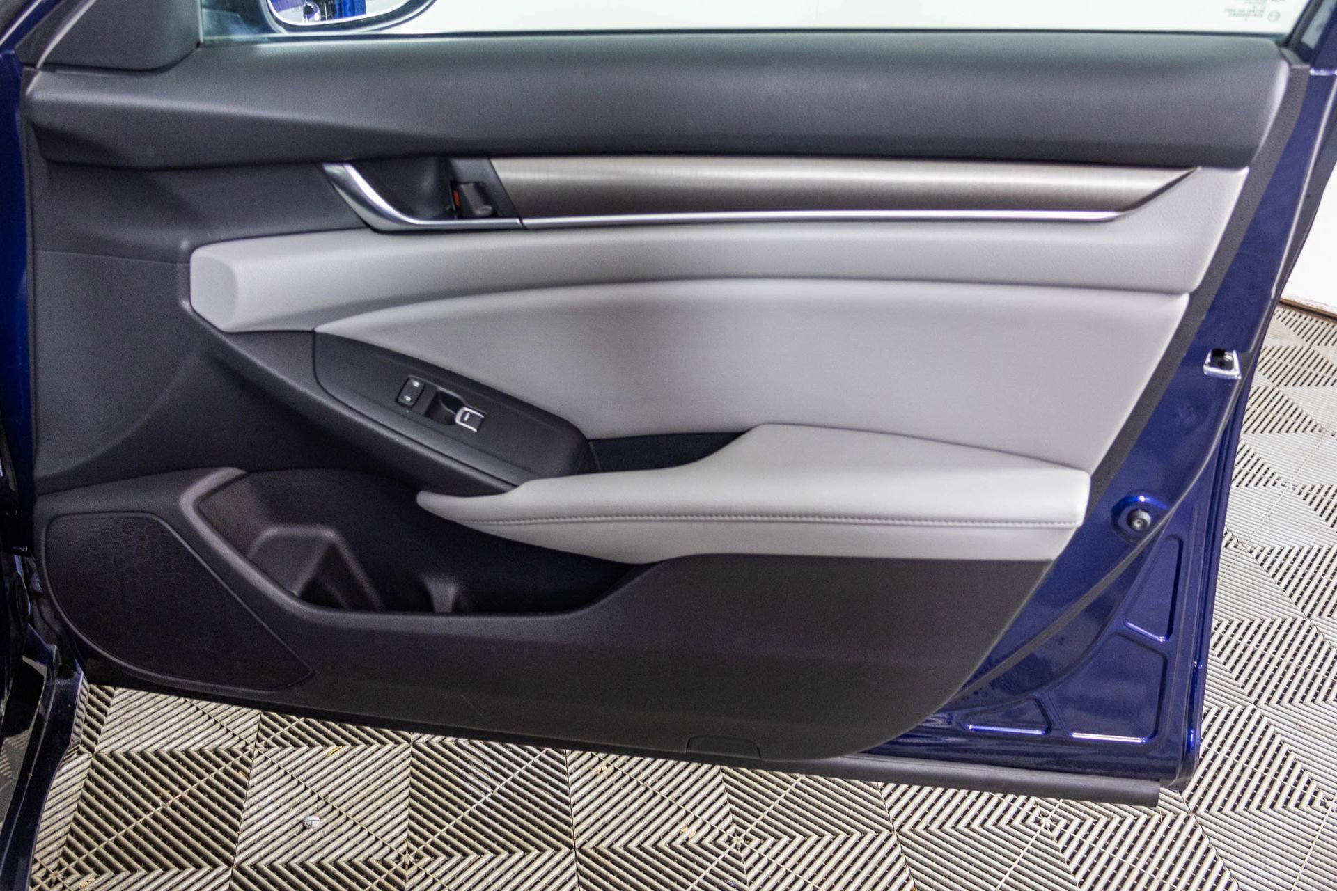 Used 2018 Honda Accord LX image 44