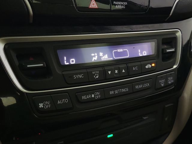 Used 2019 Honda Pilot Touring image 32