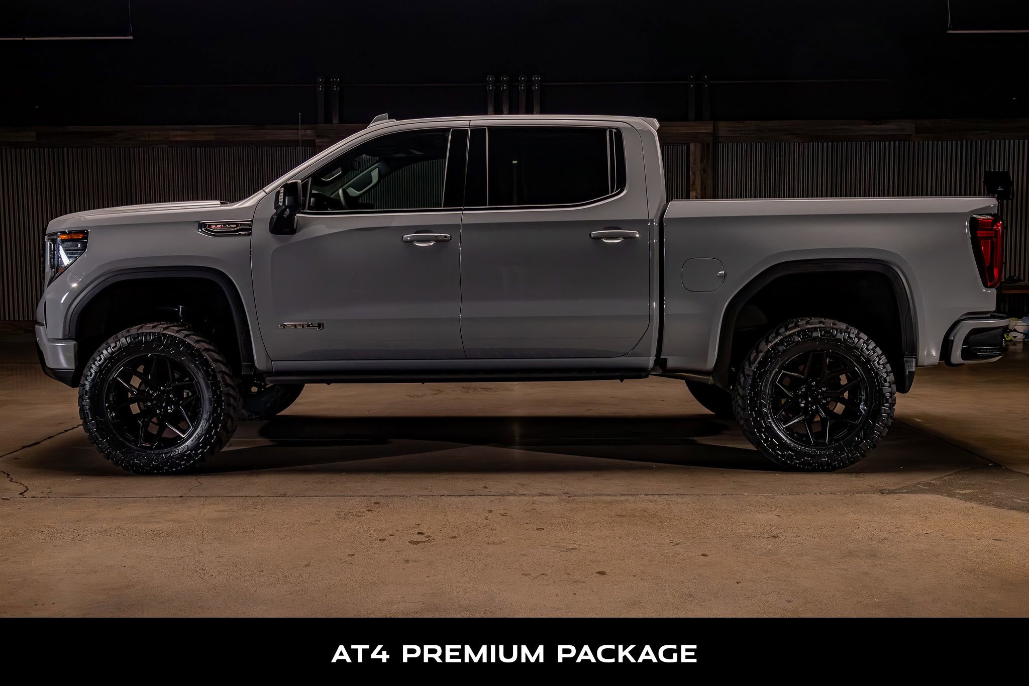 Used 2025 GMC Sierra 1500 AT4 w/ AT4 Premium Package AWD/4WD image 6