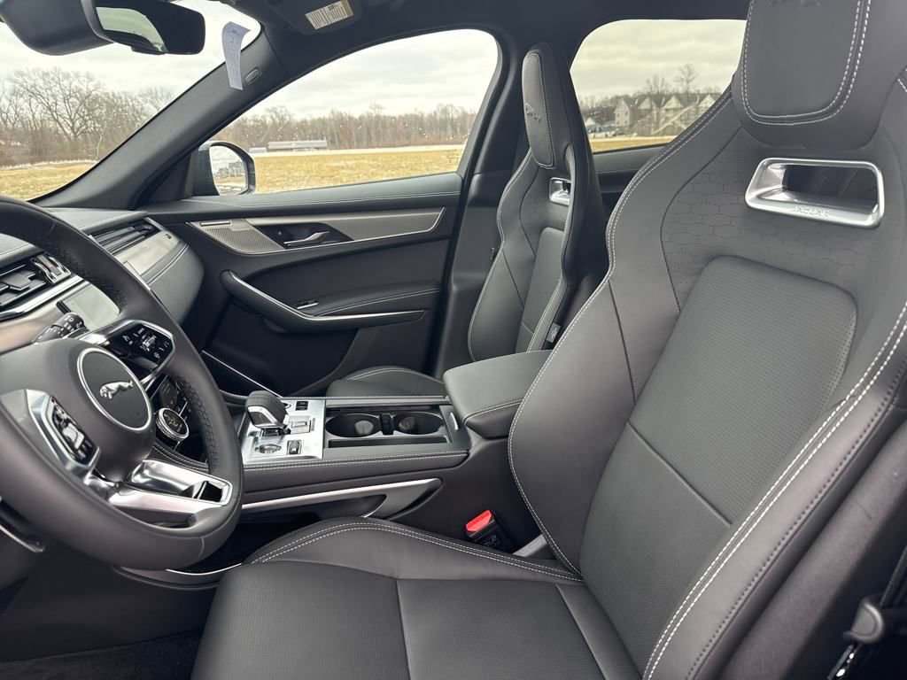 New 2026 Jaguar F-PACE R-Dynamic S image 11