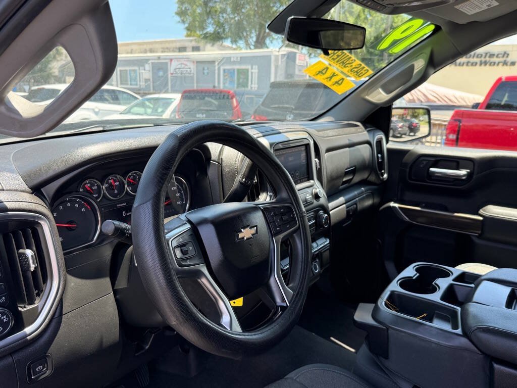 Used 2019 Chevrolet Silverado 1500 LT AWD/4WD image 12