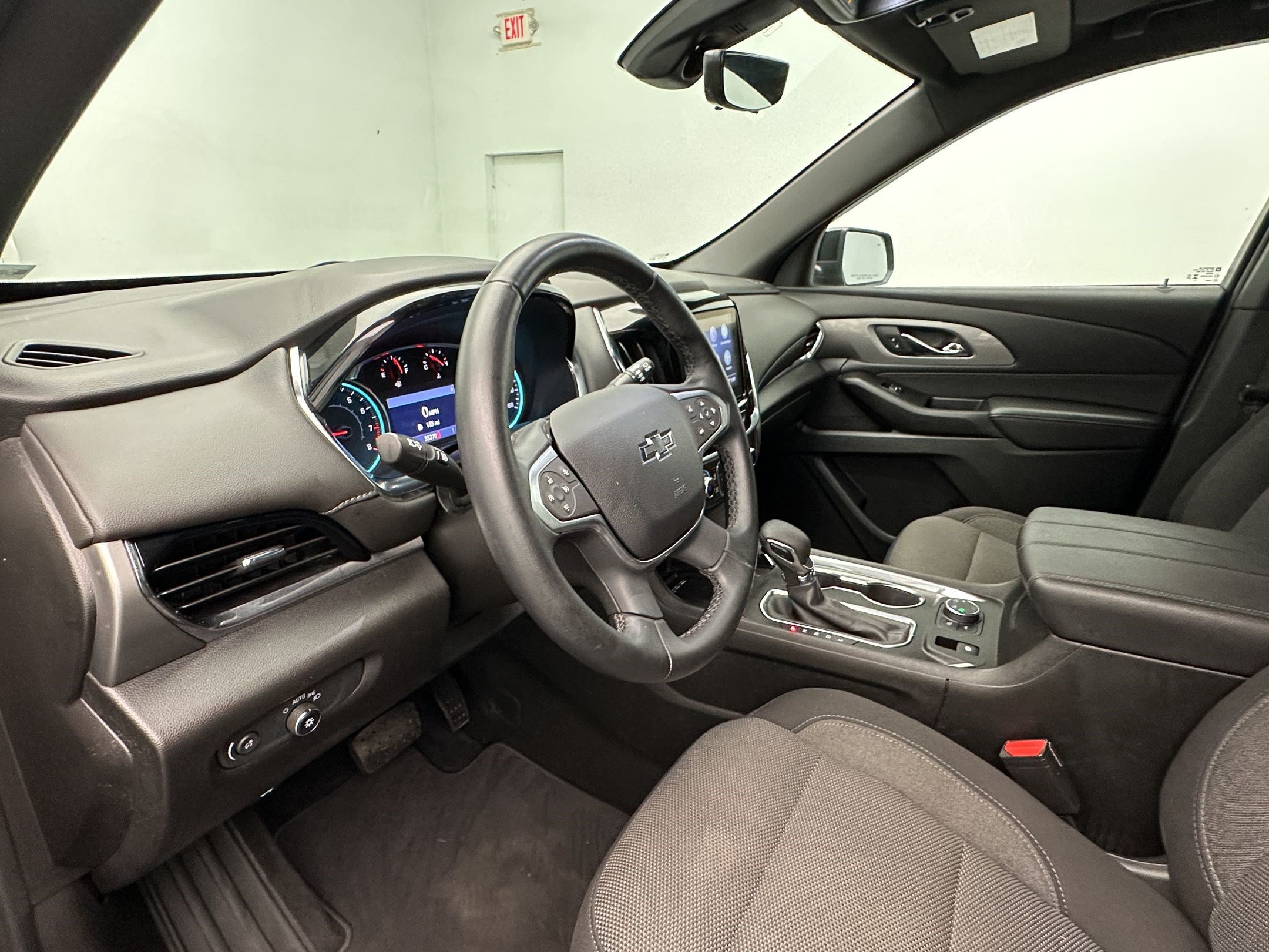Used 2023 Chevrolet Traverse LT w/ Midnight/Sport Edition AWD/4WD image 4