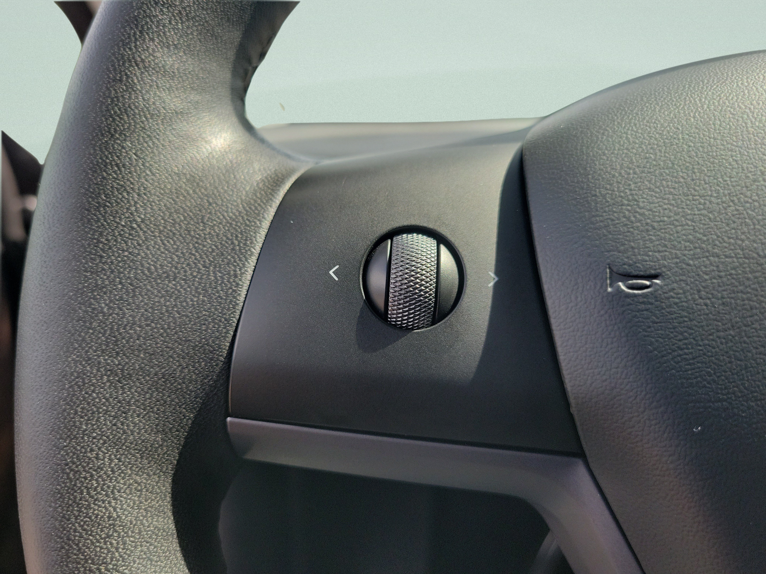 Used 2024 Tesla Model Y Long Range RWD image 28