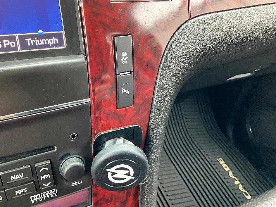 Used 2014 Cadillac Escalade Luxury image 23