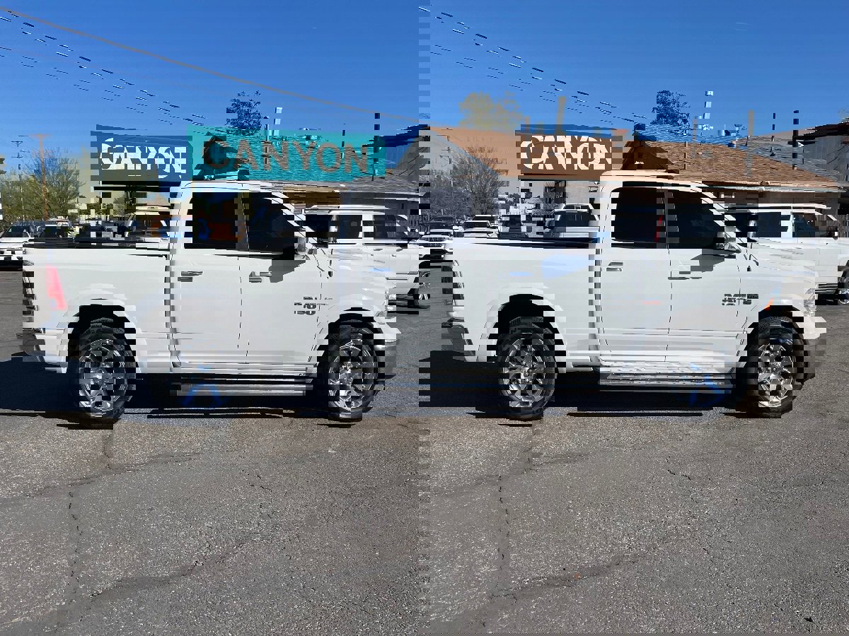 Used 2017 RAM 1500 Laramie RWD image 3