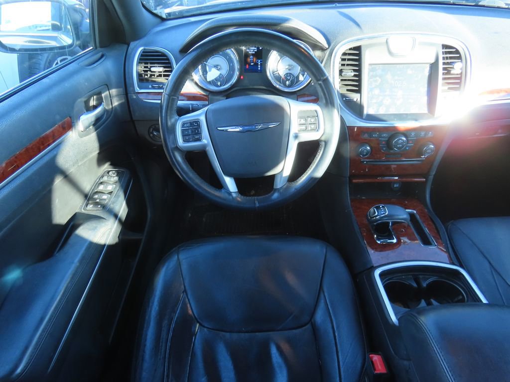 Used 2014 Chrysler 300 image 5