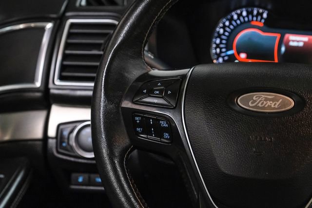 Used 2018 Ford Explorer Platinum image 18