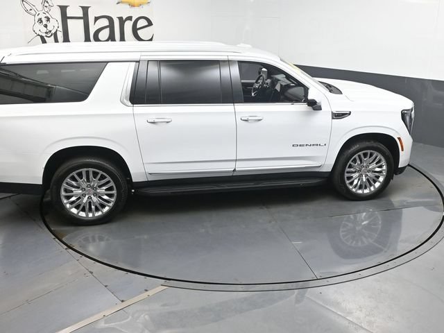 Used 2025 GMC Yukon XL Denali AWD/4WD image 38