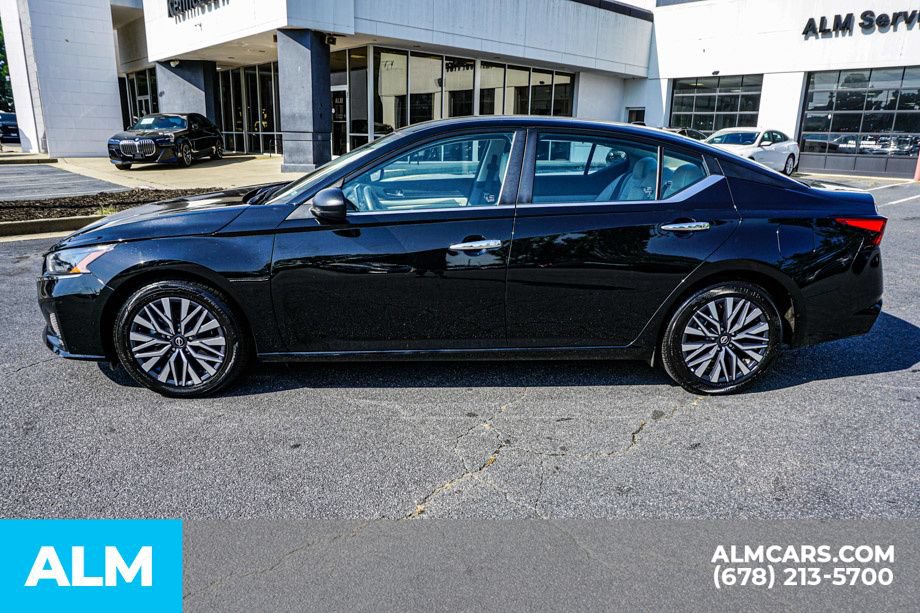 Used 2025 Nissan Altima 2.5 SV FWD image 6