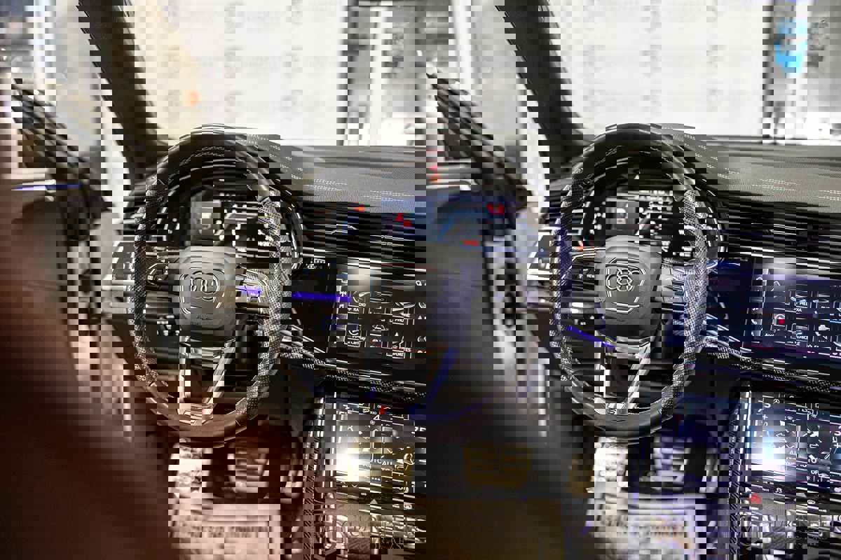 Used 2023 Audi SQ8 Premium Plus w/ Executive Package image 36