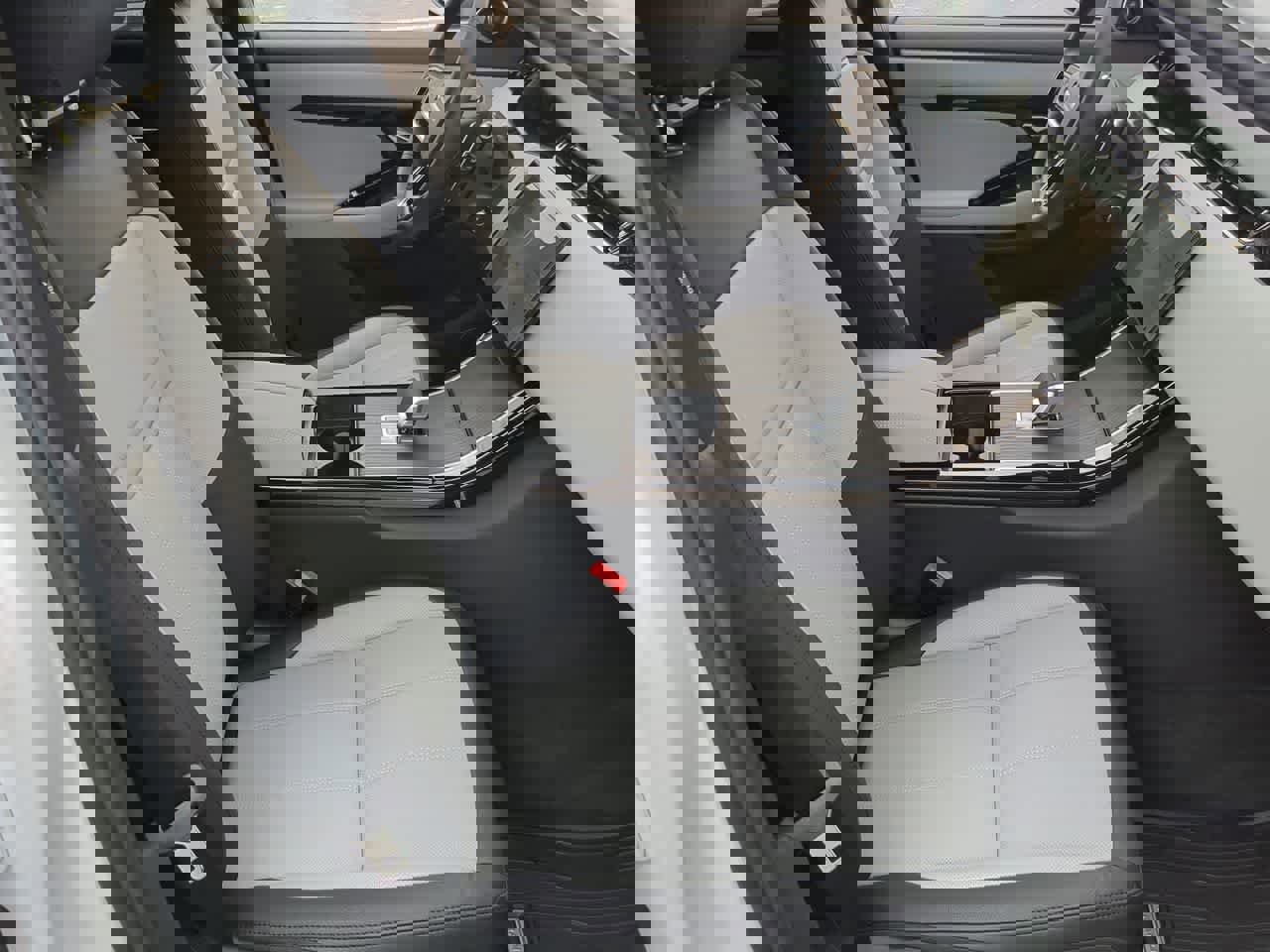 New 2026 Land Rover Range Rover Evoque Dynamic SE image 23