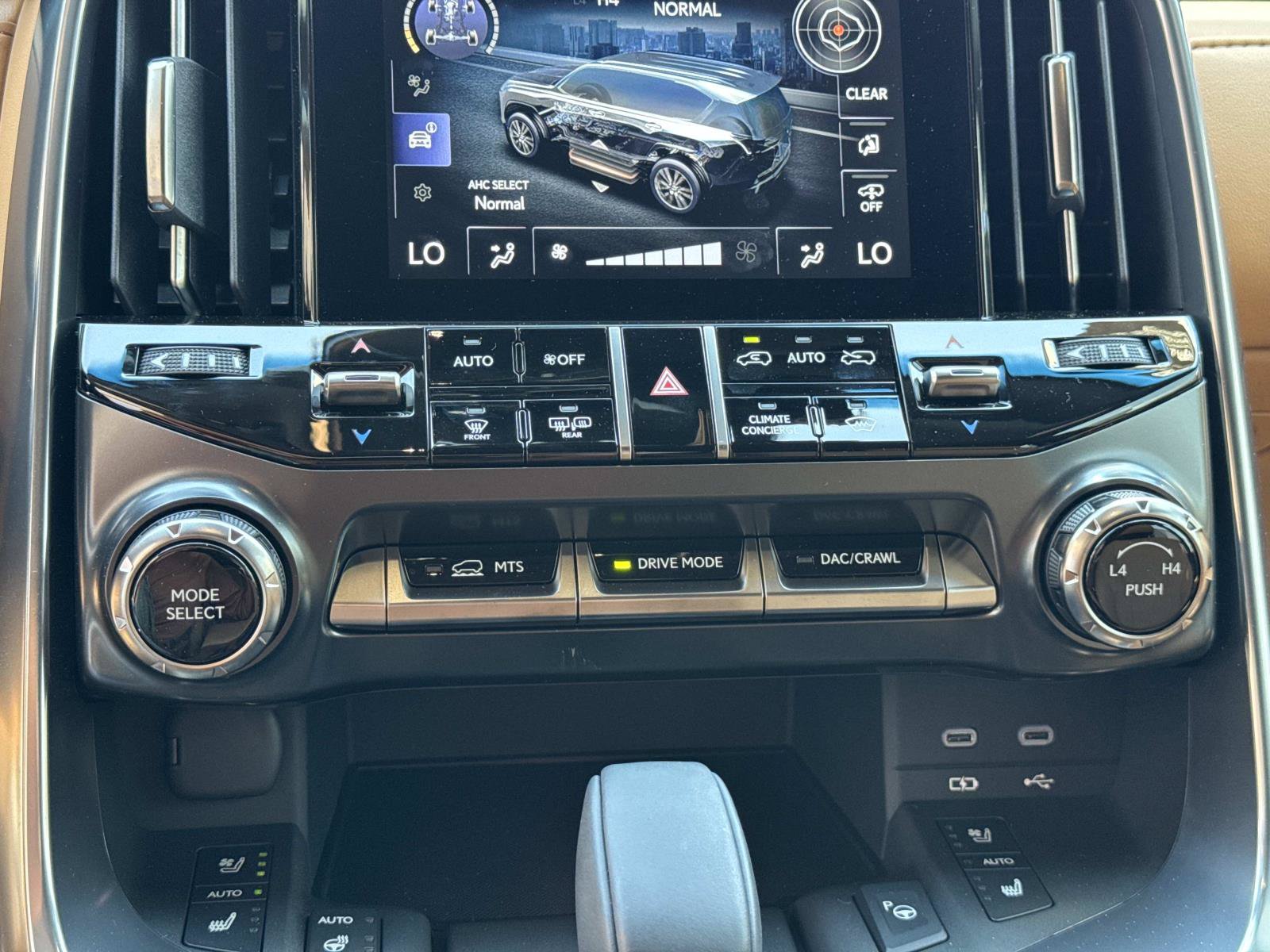 Certified 2025 Lexus LX 700h Luxury w/ Appearance Package AWD/4WD image 33