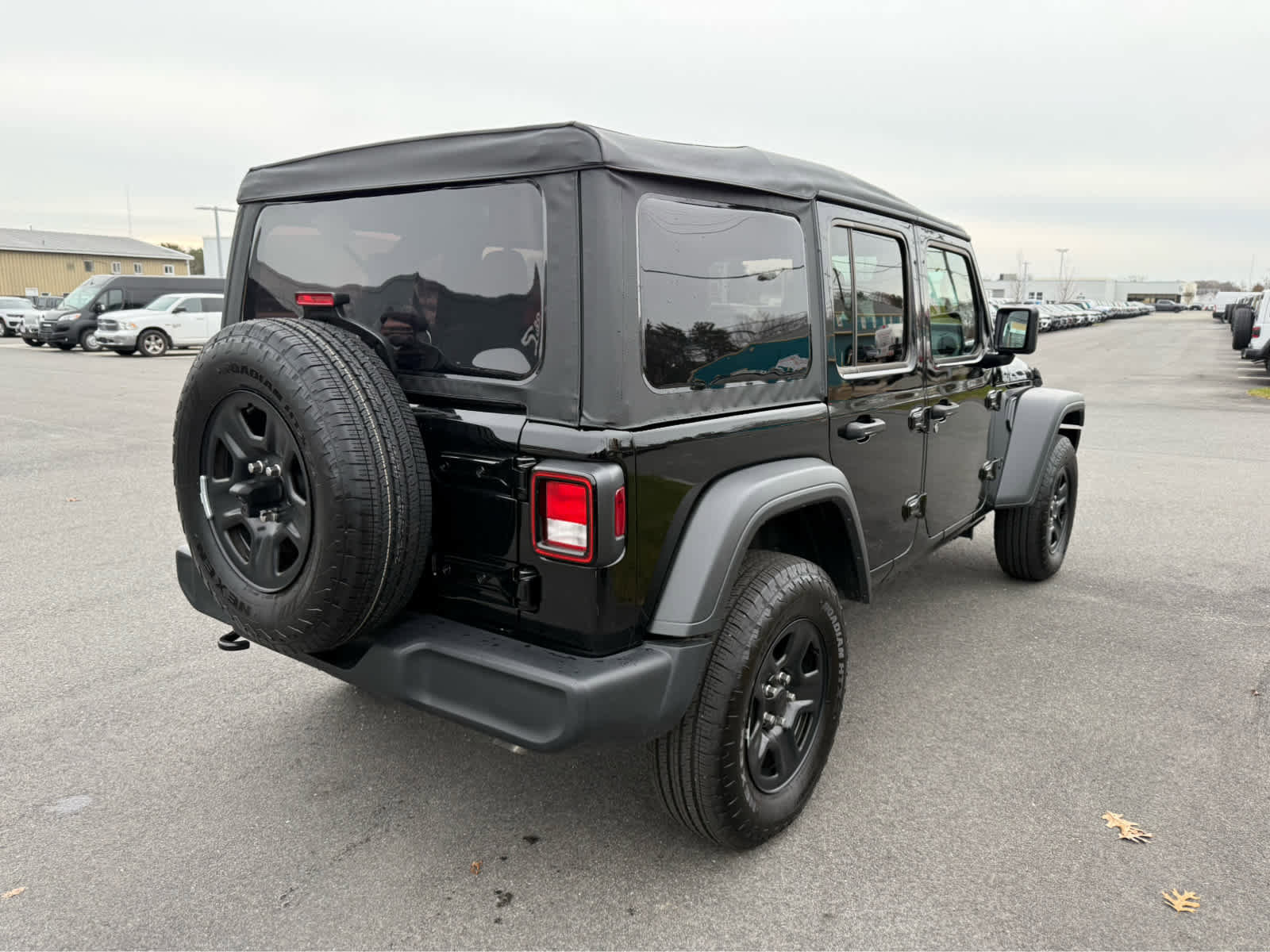 Used 2025 Jeep Wrangler Sport image 11