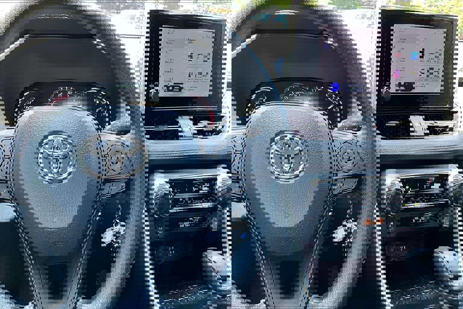 Used 2024 Toyota RAV4 LE FWD image 24