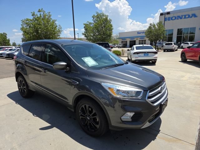 Used 2019 Ford Escape SE FWD image 3