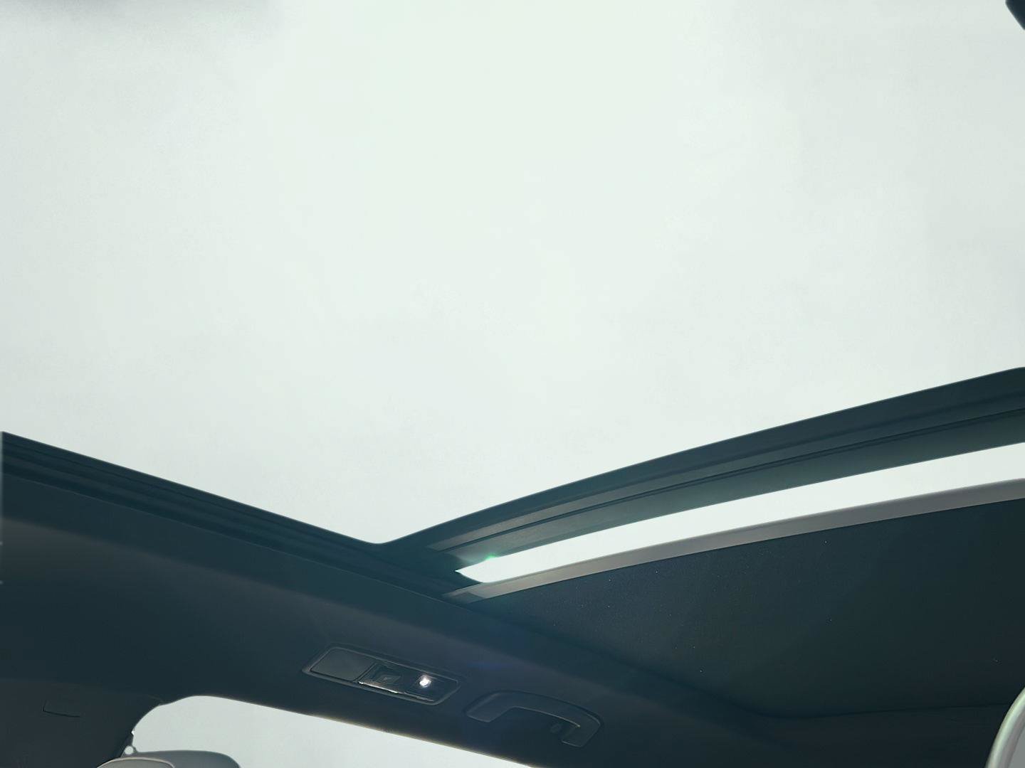 Used 2019 Volkswagen Tiguan S AWD/4WD image 17