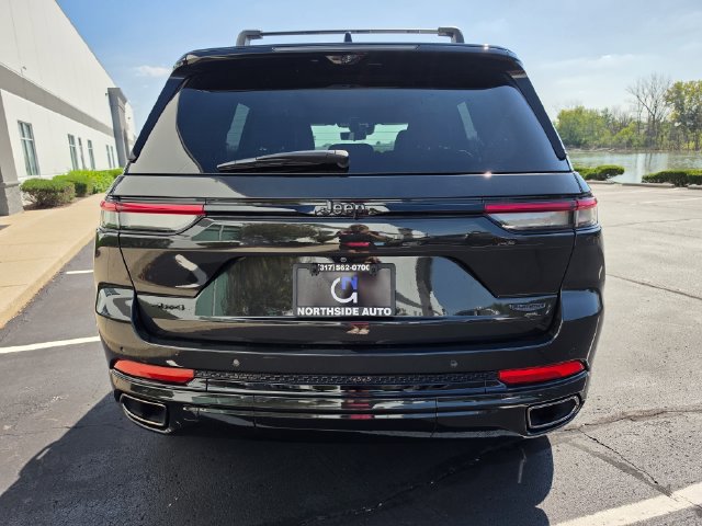 Used 2024 Jeep Grand Cherokee Summit AWD/4WD image 8