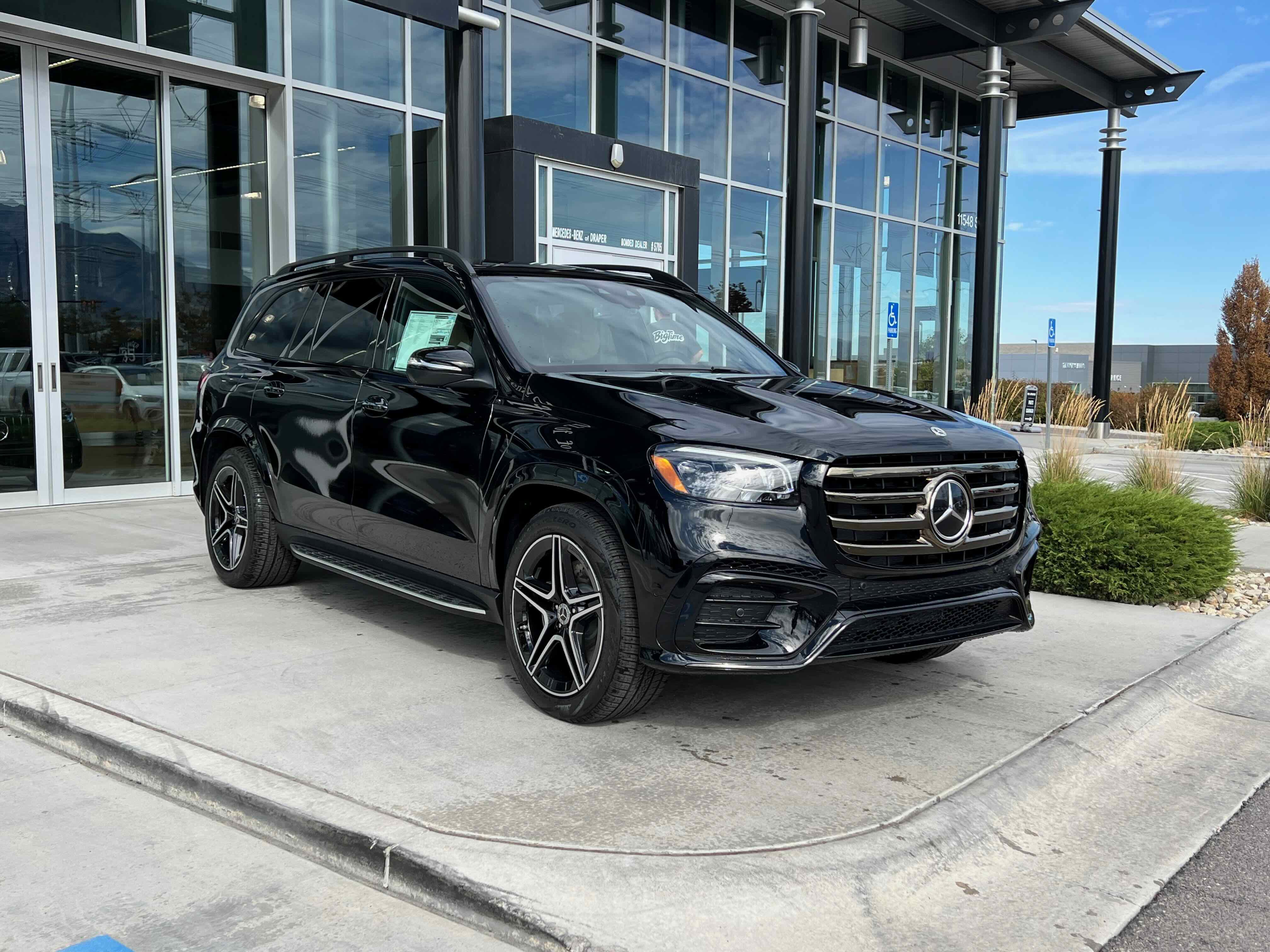 New 2026 Mercedes-Benz GLS 450 4MATIC image 4