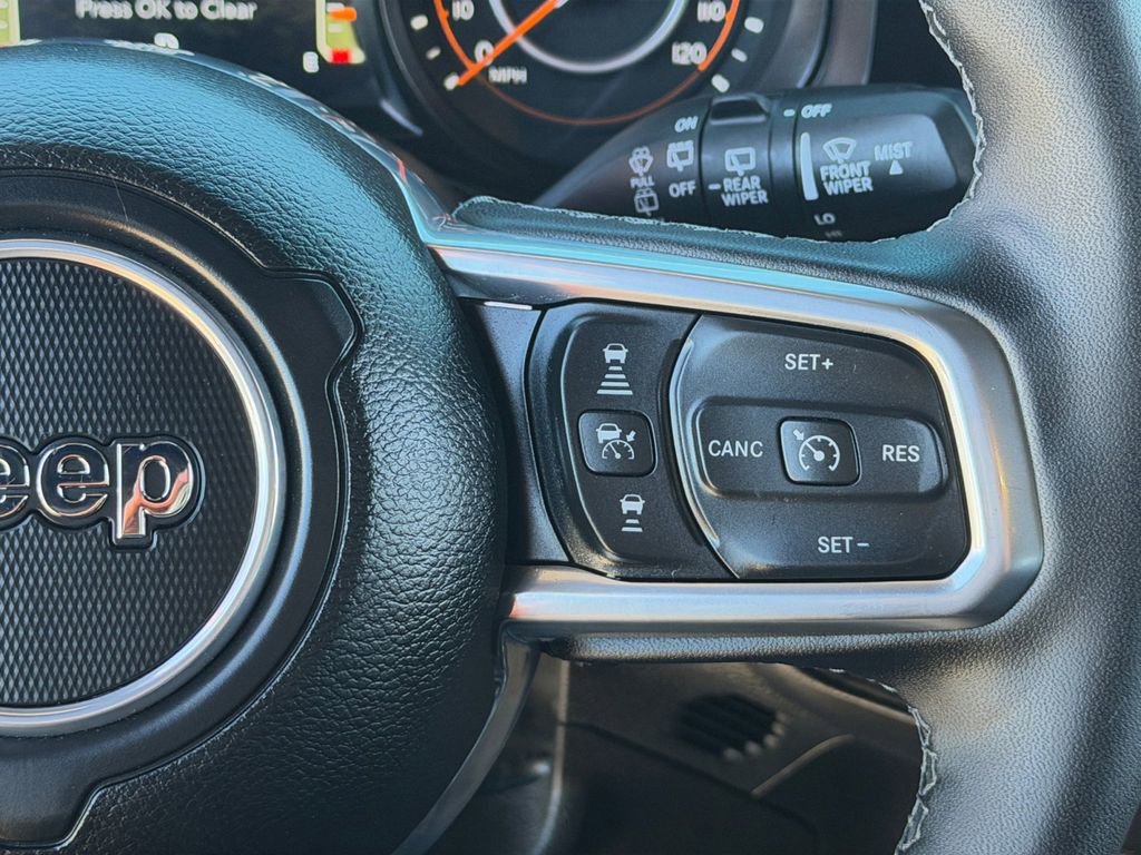 Used 2025 Jeep Wrangler Unlimited Sahara AWD/4WD image 15