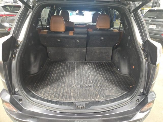 Used 2016 Toyota RAV4 SE w/ Advanced Technology Package image 12