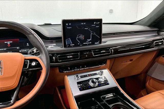 Used 2023 Lincoln Aviator Black Label w/ Class IV Trailer Tow Package image 7