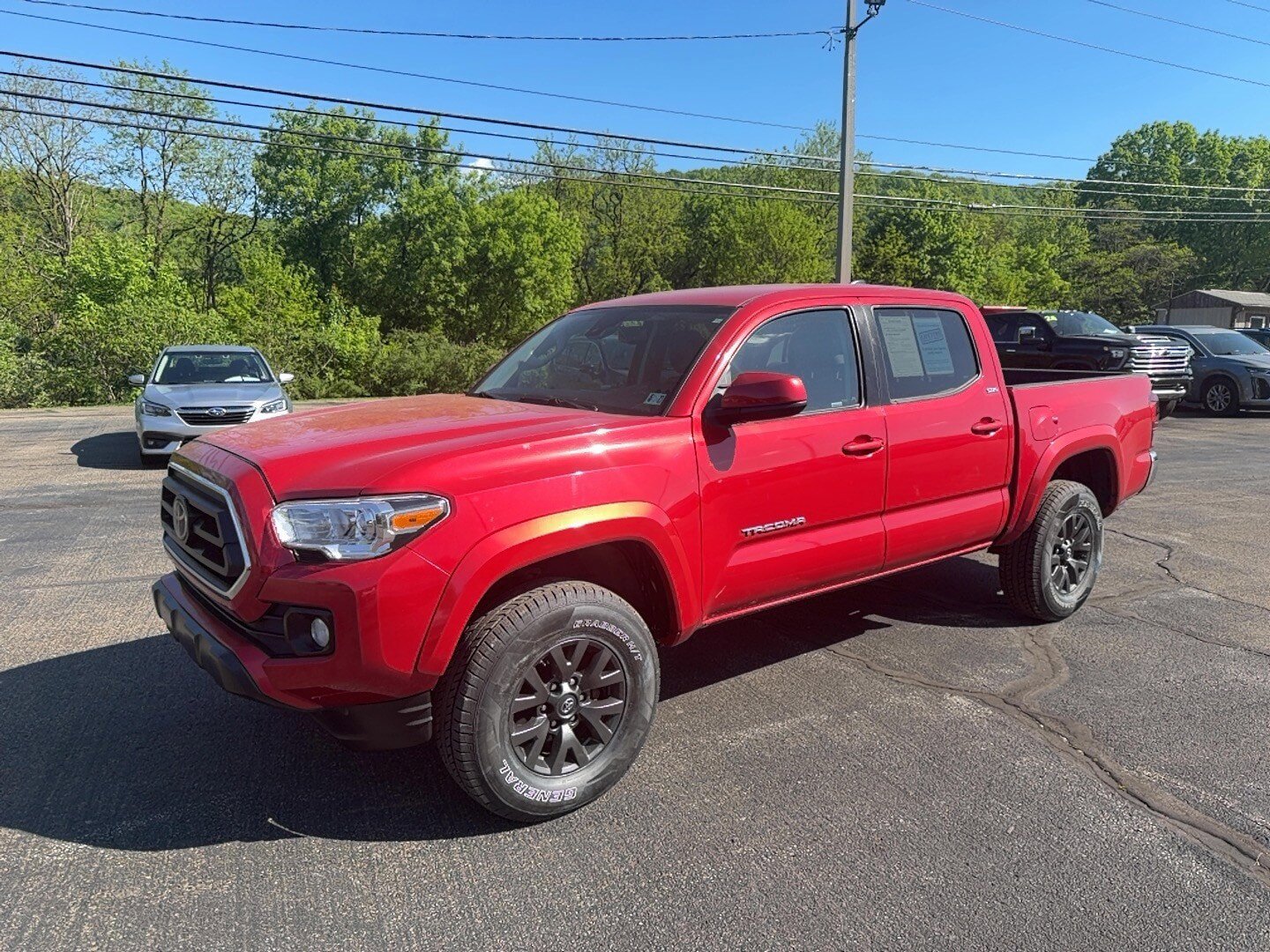 Used 2021 Toyota Tacoma SR5 AWD/4WD video 4