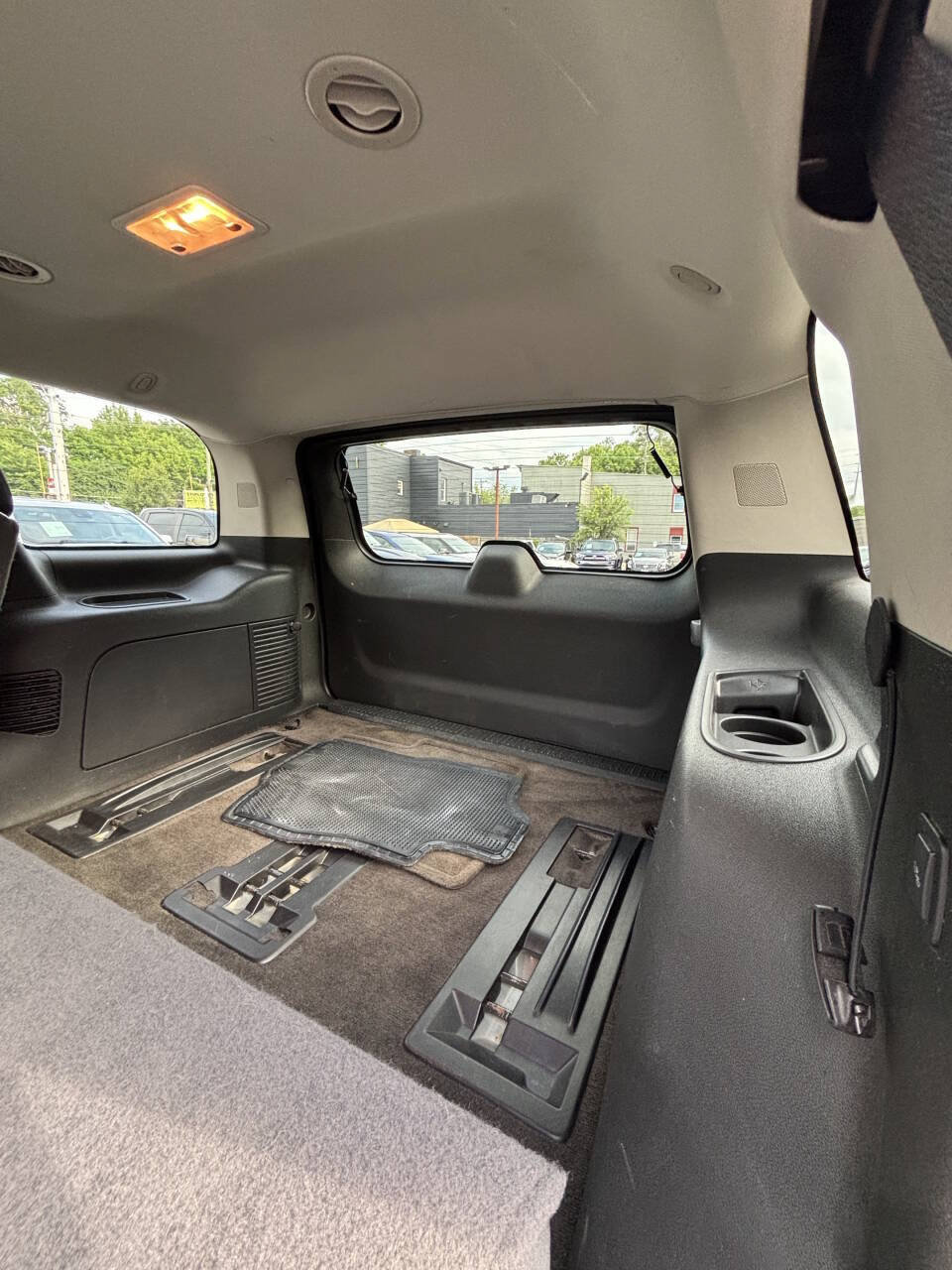 Used 2013 Chevrolet Tahoe LT w/ Luxury Package AWD/4WD image 16