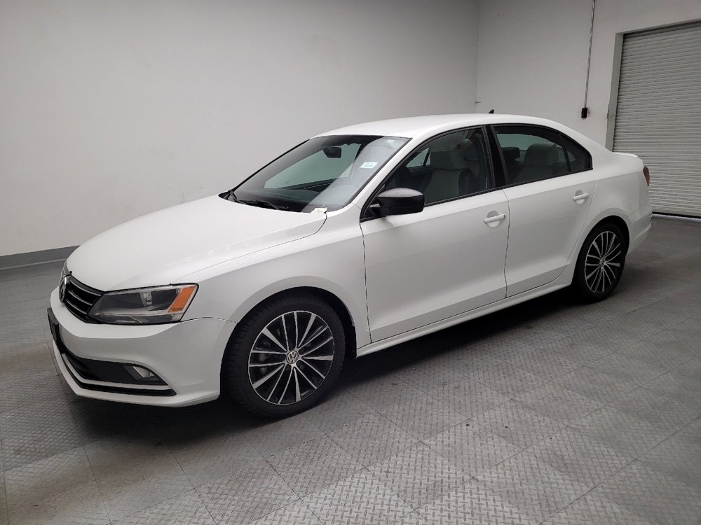 Used 2016 Volkswagen Jetta Sport FWD image 2