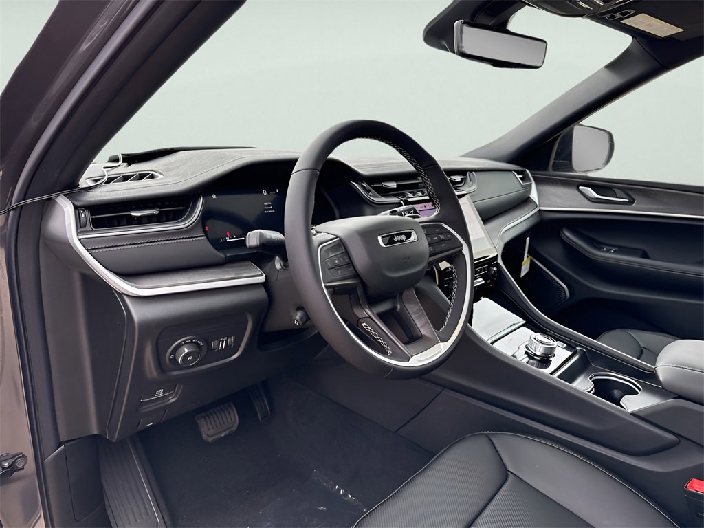 New 2025 Jeep Grand Cherokee L Limited image 23